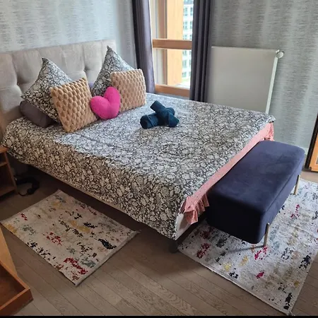 Chic Appartement Sacré Cœur of Paris with Parking-2